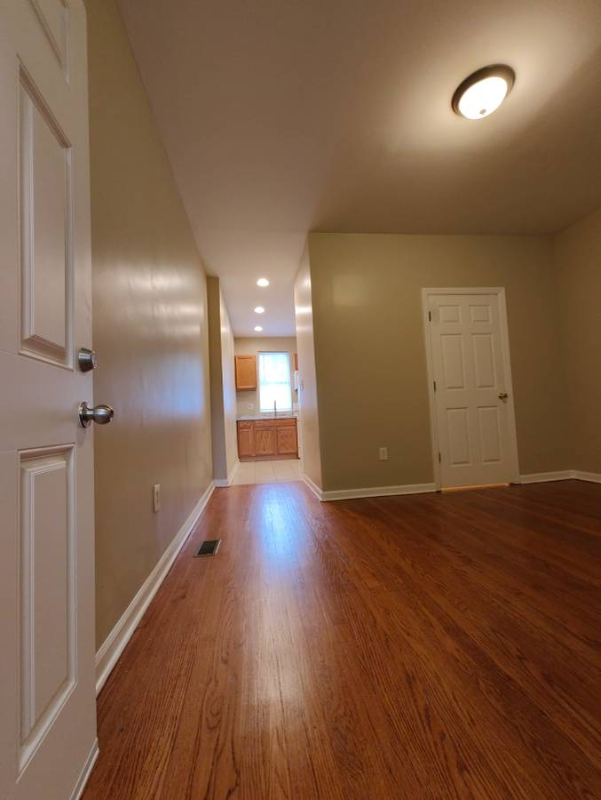 2400 Barclay St #A - Photo 3 of 20