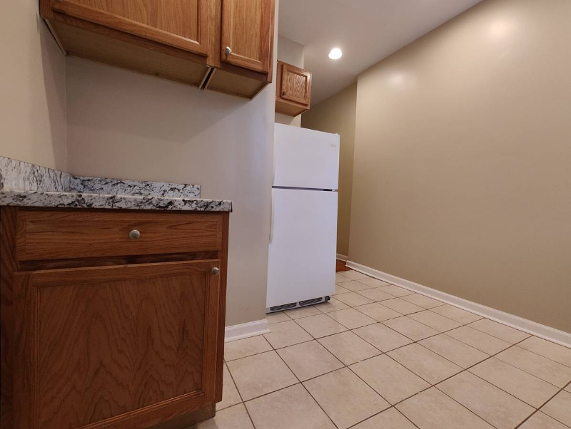 2400 Barclay St #A - Photo 7 of 20