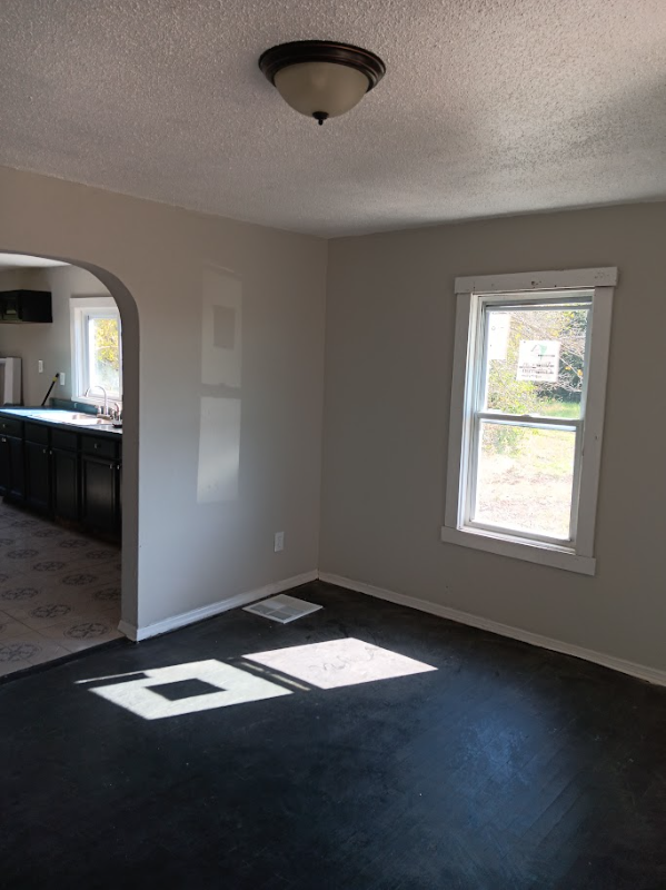 2231 Loren St - Photo 2 of 9