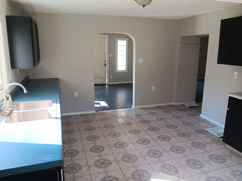 2231 Loren St - Photo 3 of 9