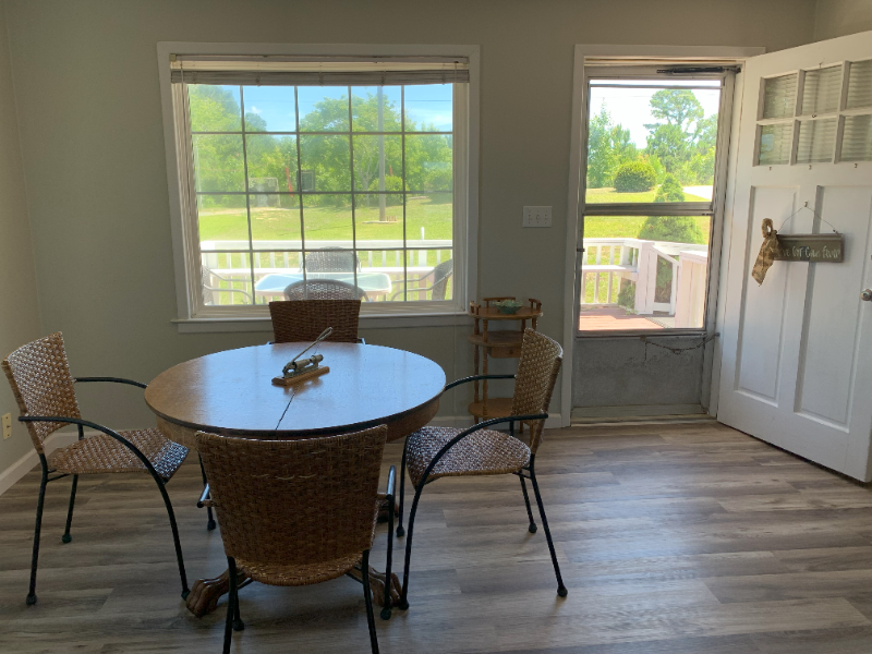 81 Dennis Dr - Photo 4 of 12