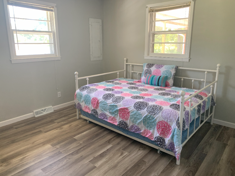 81 Dennis Dr - Photo 7 of 12