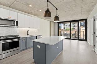 160 W Huron St - Photo 1 of 1