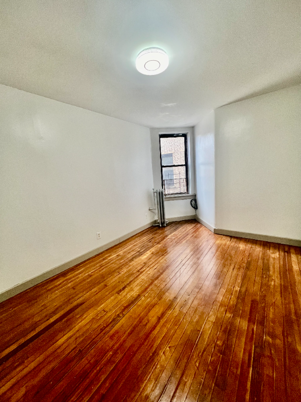 354 Bergen Ave #18 - Photo 6 of 10