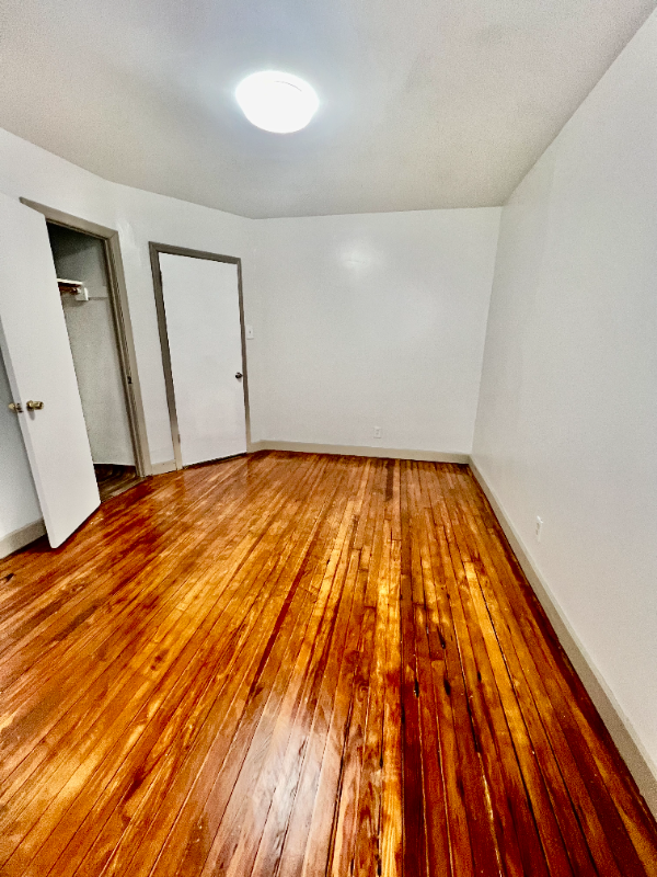 354 Bergen Ave #18 - Photo 7 of 10