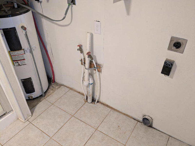 724 N Eastern Ave - Photo 3 of 13