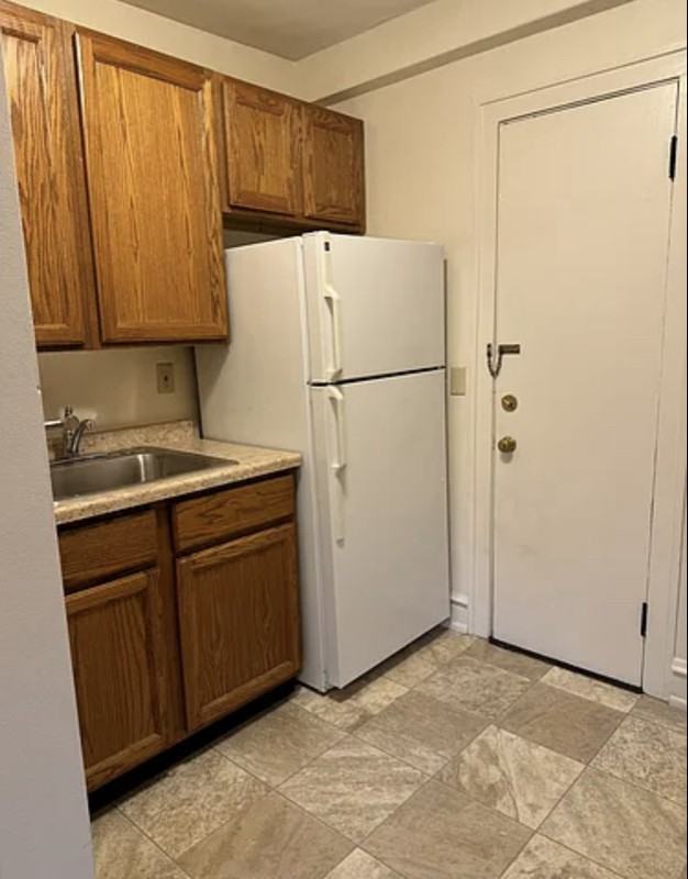 2218 N Summit Ave #204 - Photo 5 of 16