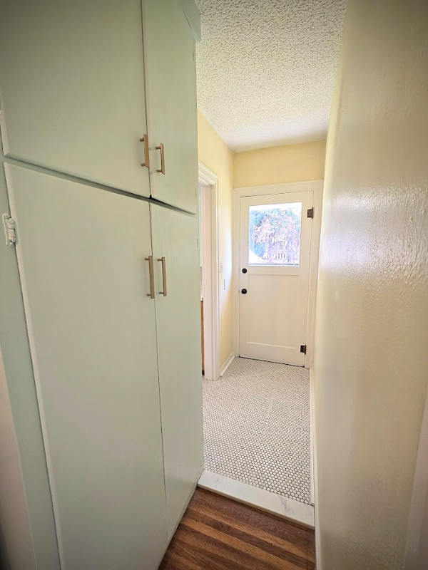 332 S 3rd Ave - Photo 3 of 12