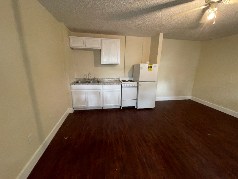 227 5th Ave N #I - Photo 2 of 5