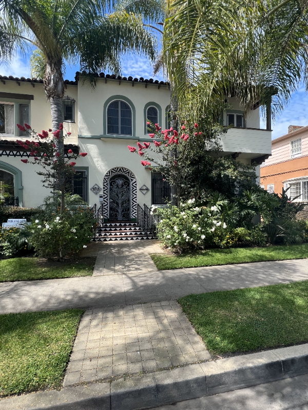 325 S Cochran Ave #203