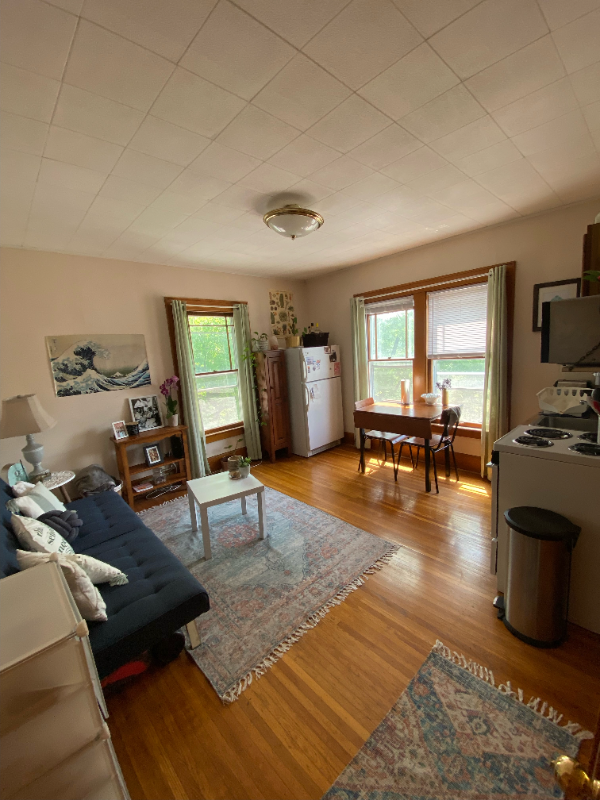 100 Main St - Photo 4 of 9