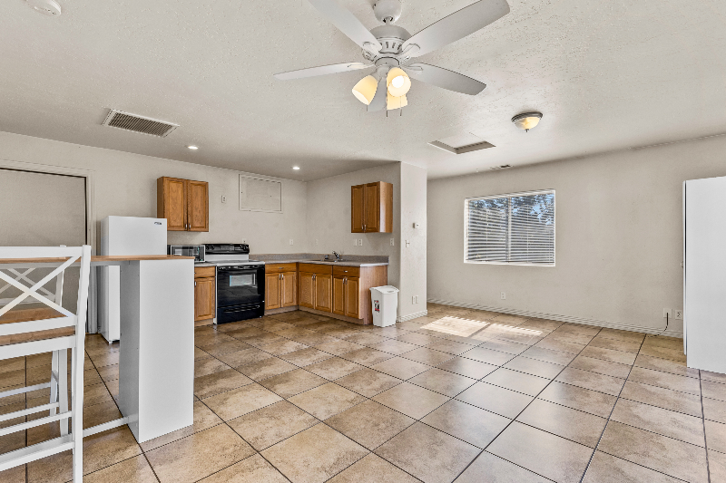 1378 E Hatcher Dr - Photo 4 of 9