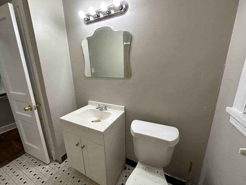 725 Kent St - Photo 5 of 10