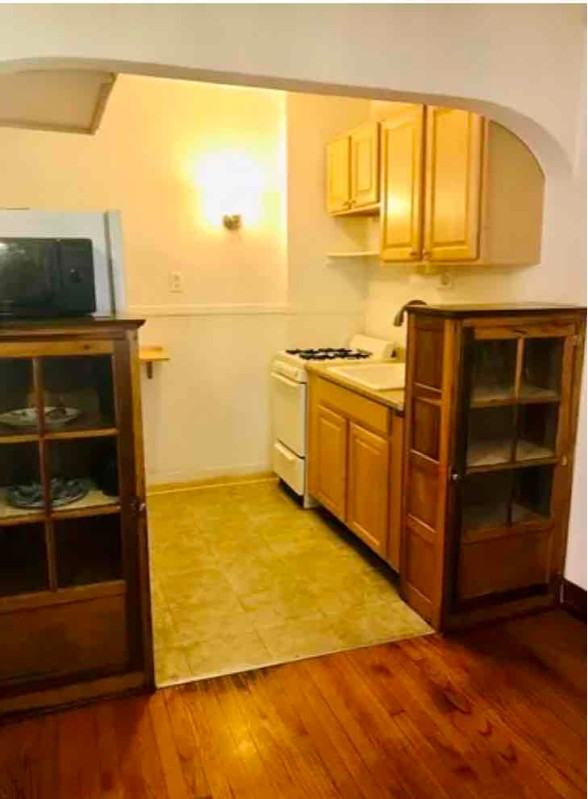 136 Lexington Ave #1 - Photo 5 of 10