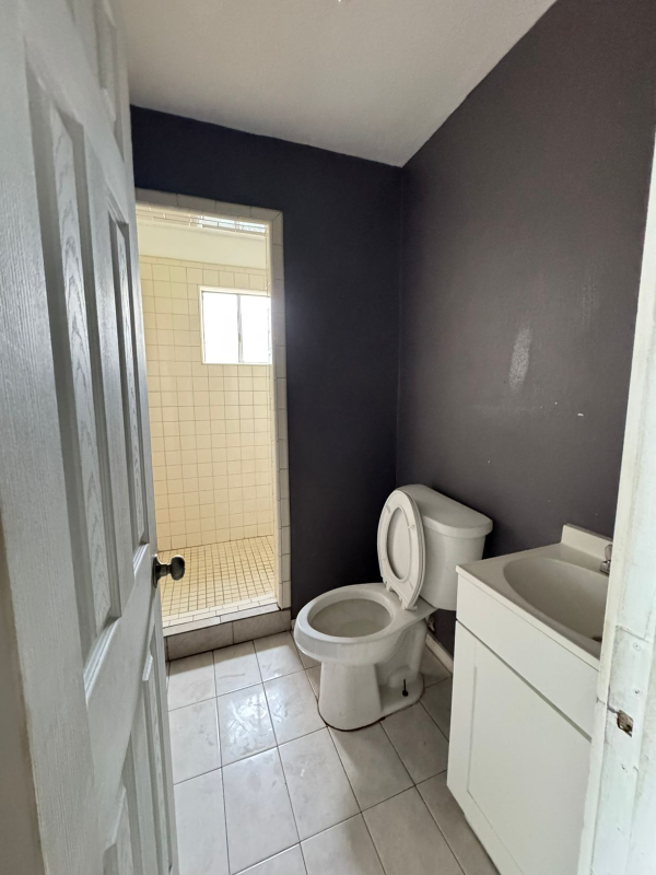 618 S F St - Photo 3 of 6