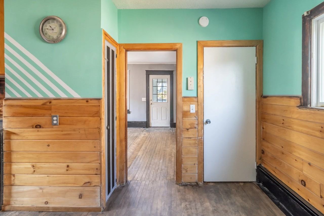 479 Aroostook Ave - Photo 6 of 20