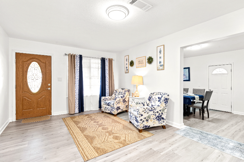 208 Newcastle Dr - Photo 2 of 21