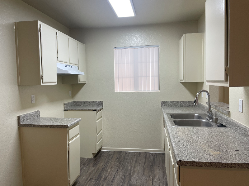 674 W 41st St #A5 - Photo 5 of 18