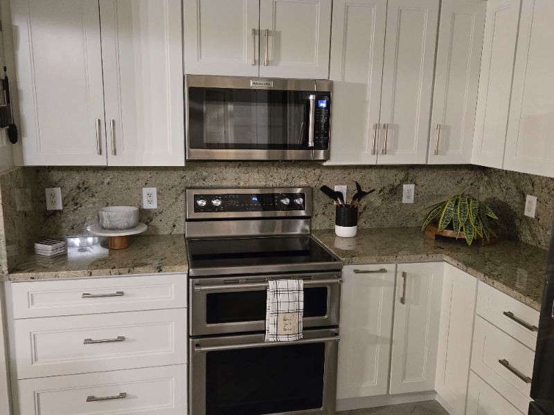 241 Riverside Dr #2209 - Photo 6 of 20