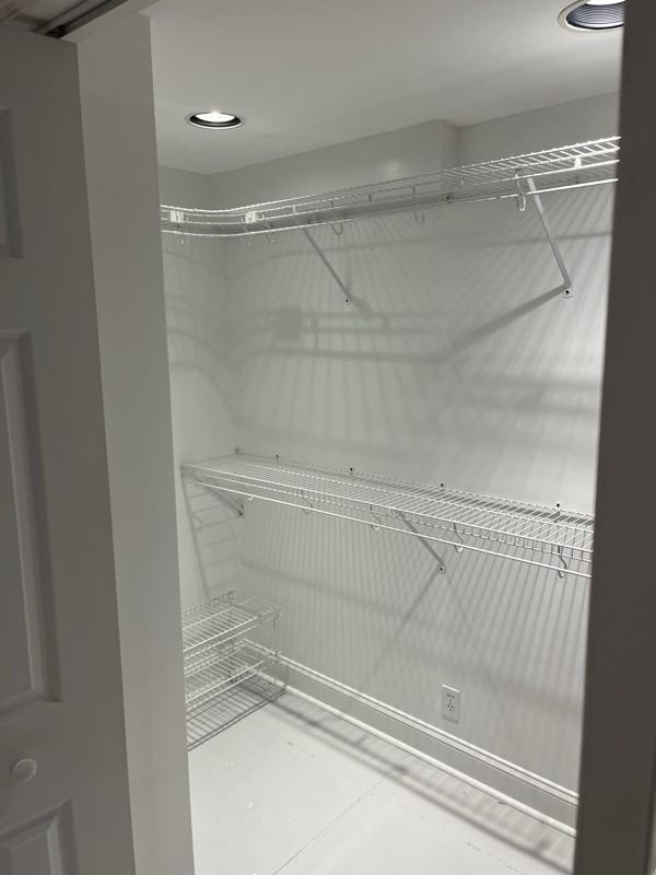 1426 Milner Cres S - Photo 5 of 19