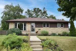 featured image of 3957 N 98th St