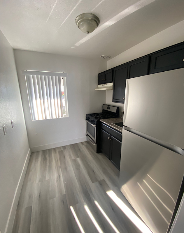 1520 S Casino Center Blvd - Photo 2 of 5