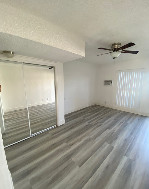 1520 S Casino Center Blvd - Photo 3 of 5
