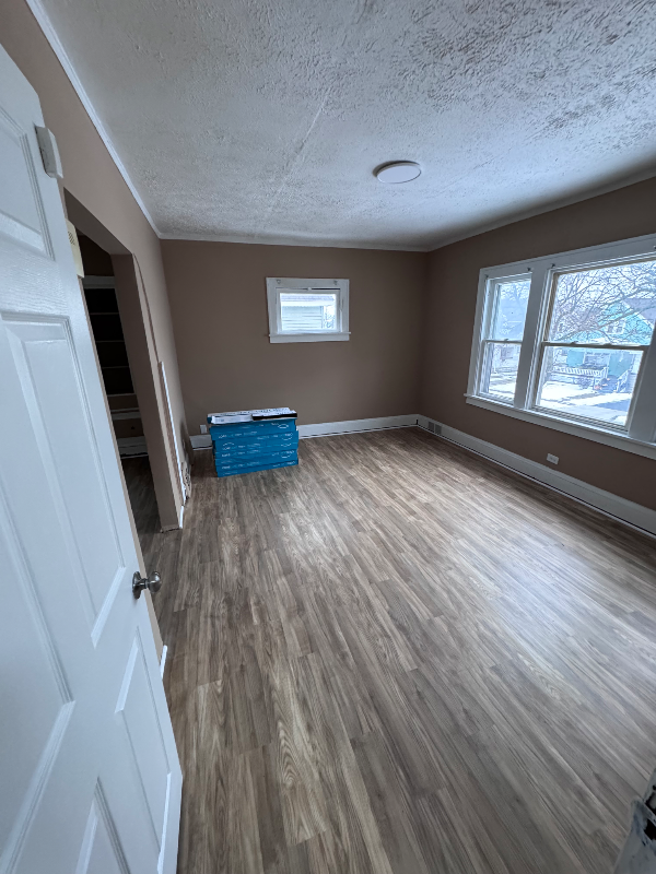 4159 E 146th St #1 - Photo 4 of 8