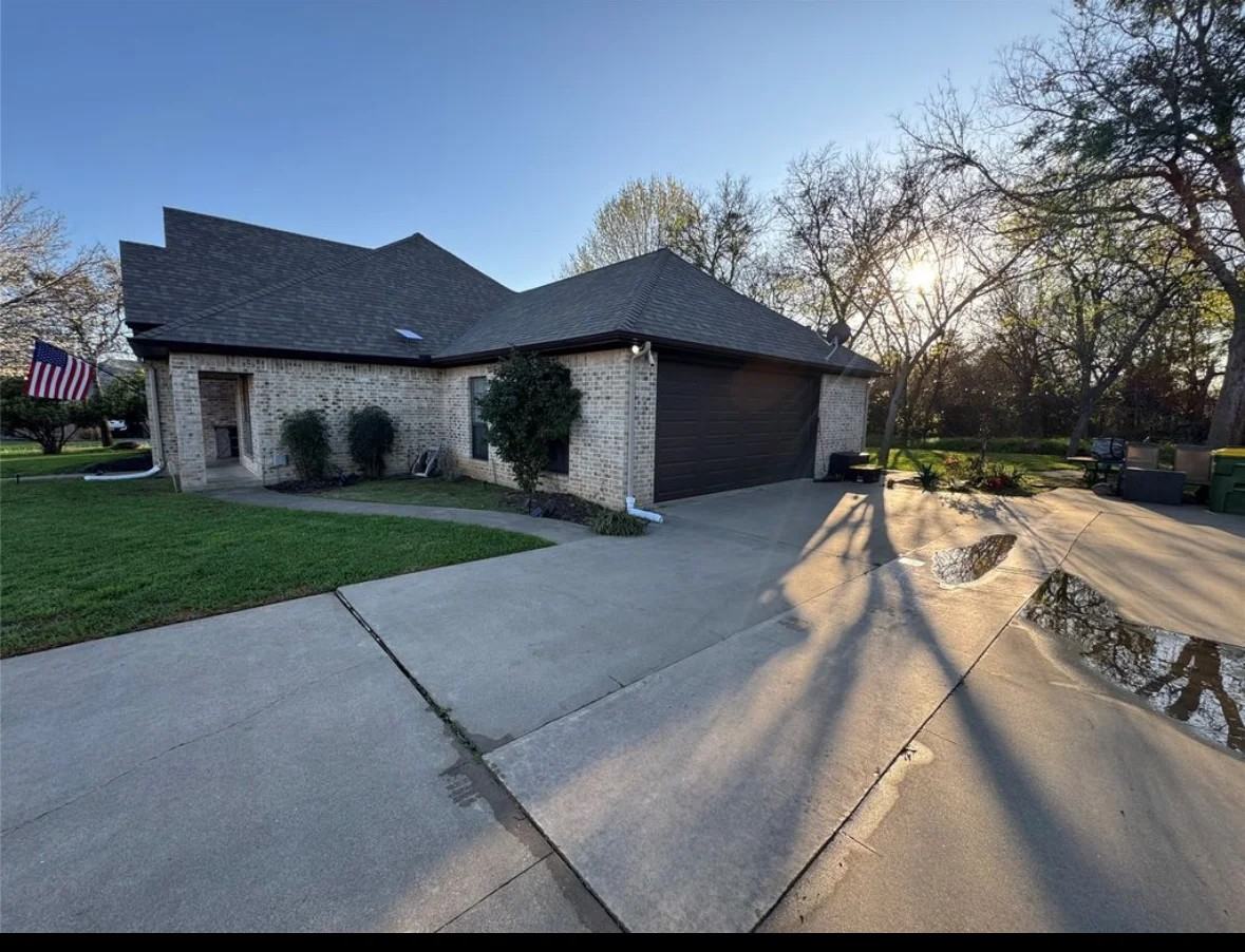 511 Emma St - Photo 2 of 15