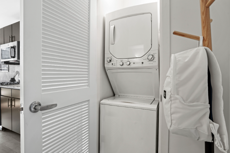 676 W Superior St - Photo 5 of 12