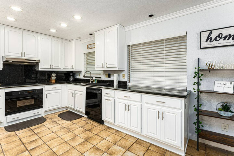 4326 Blonigen Ave - Photo 4 of 19