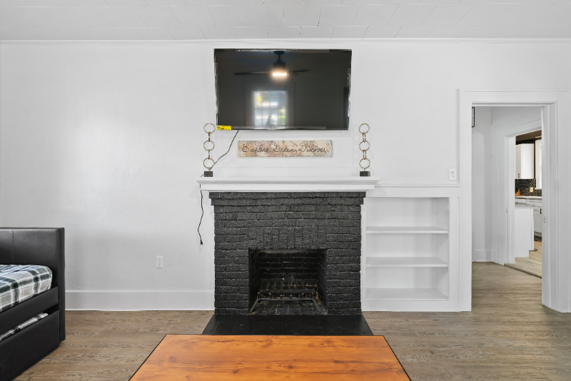 1829 Hollenbeck Dr #1 - Photo 2 of 18