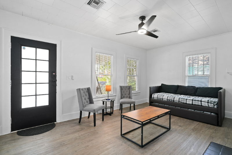 1829 Hollenbeck Dr #1 - Photo 3 of 18