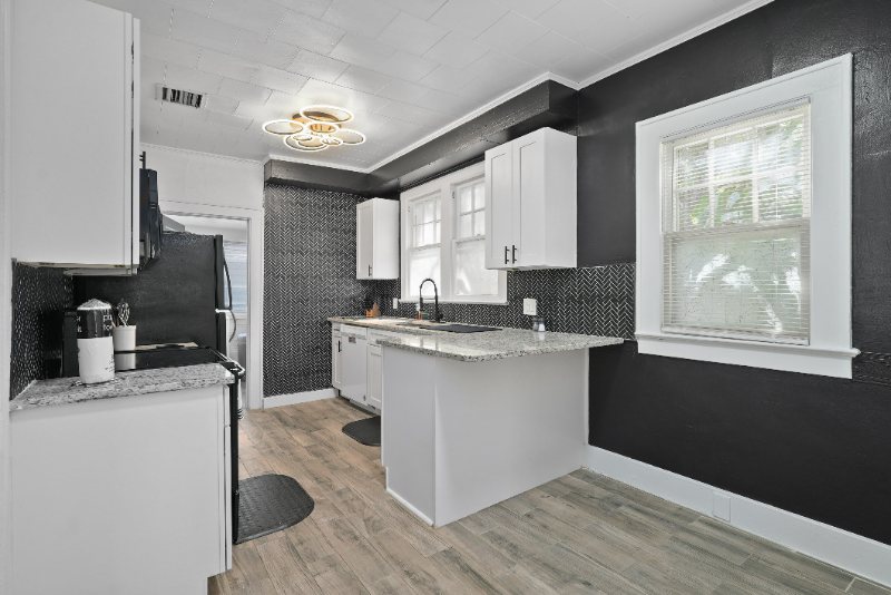 1829 Hollenbeck Dr #1 - Photo 5 of 18