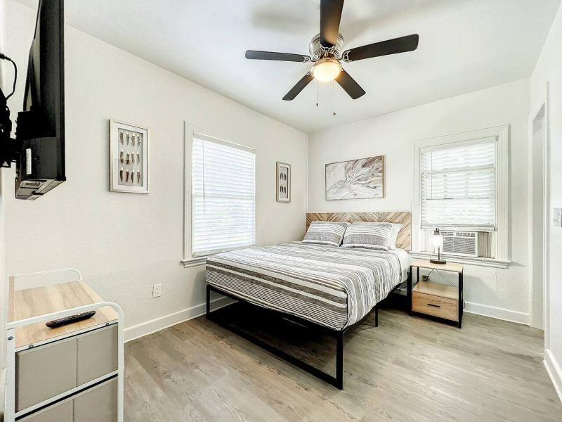 1829 Hollenbeck Dr #3 - Photo 3 of 17