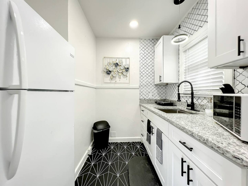 1829 Hollenbeck Dr #3 - Photo 4 of 17