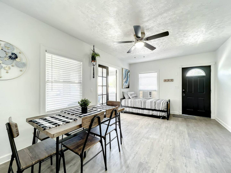 1829 Hollenbeck Dr #3 - Photo 7 of 17
