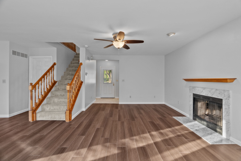 2 Coachman Ct - Photo 4 of 24