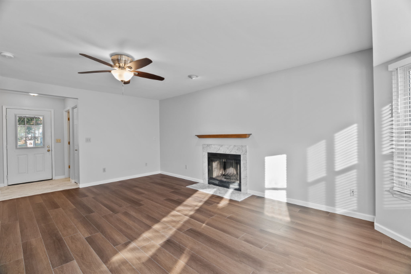 2 Coachman Ct - Photo 5 of 24