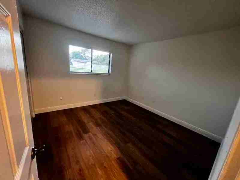 543 Silver Course Ct - Photo 7 of 13