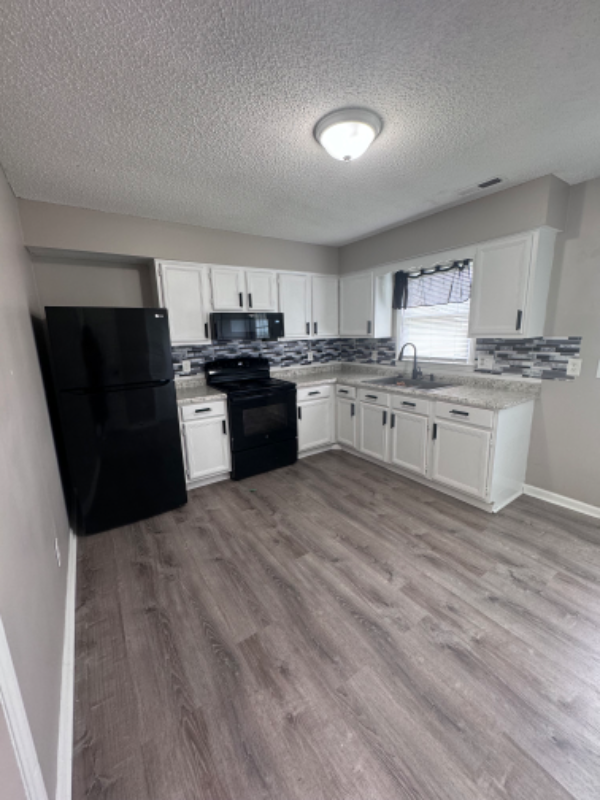 1802 Tucker St - Photo 7 of 18