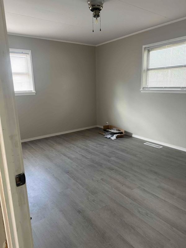 877 Pontiac Ave - Photo 7 of 10