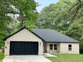 featured image of 17562 Highland Cir