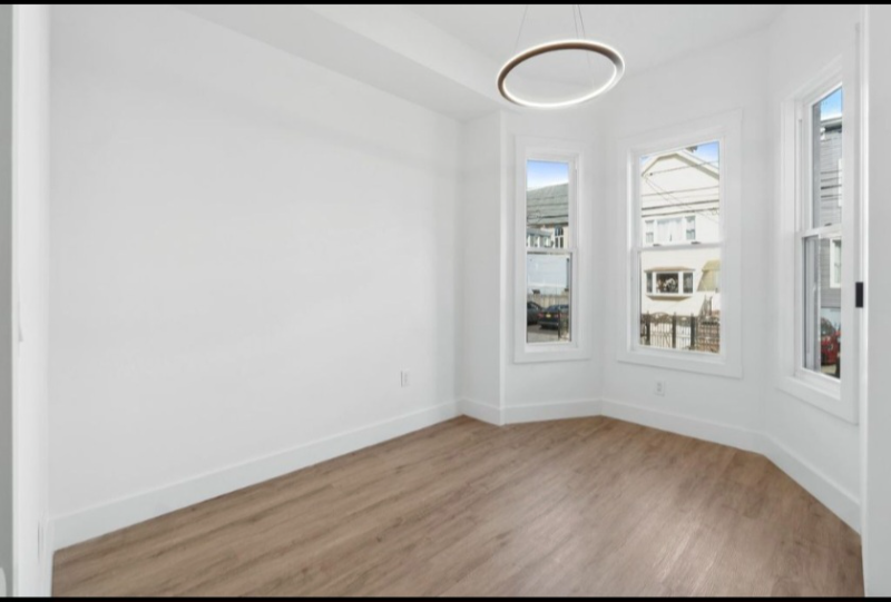 234 Webster Ave - Photo 5 of 14