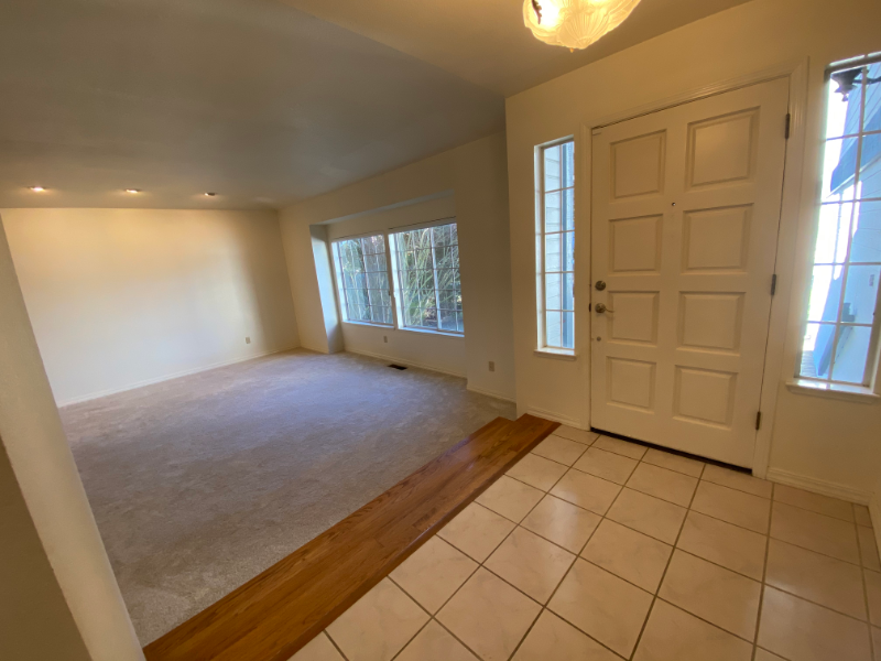 1196 Hawthorne Ct - Photo 3 of 28