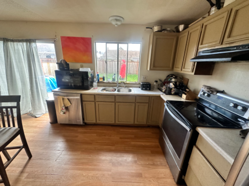 1017 Barrows Dr - Photo 6 of 6