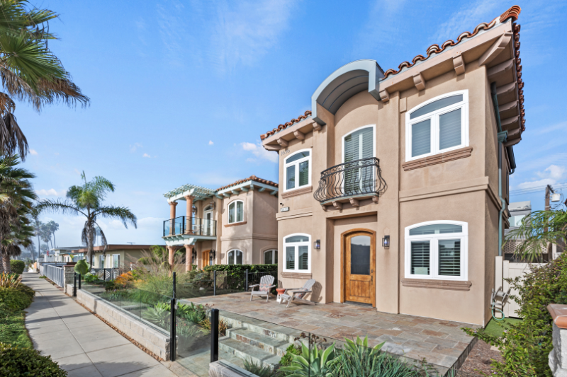 1636 S Pacific St - Photo 2 of 19