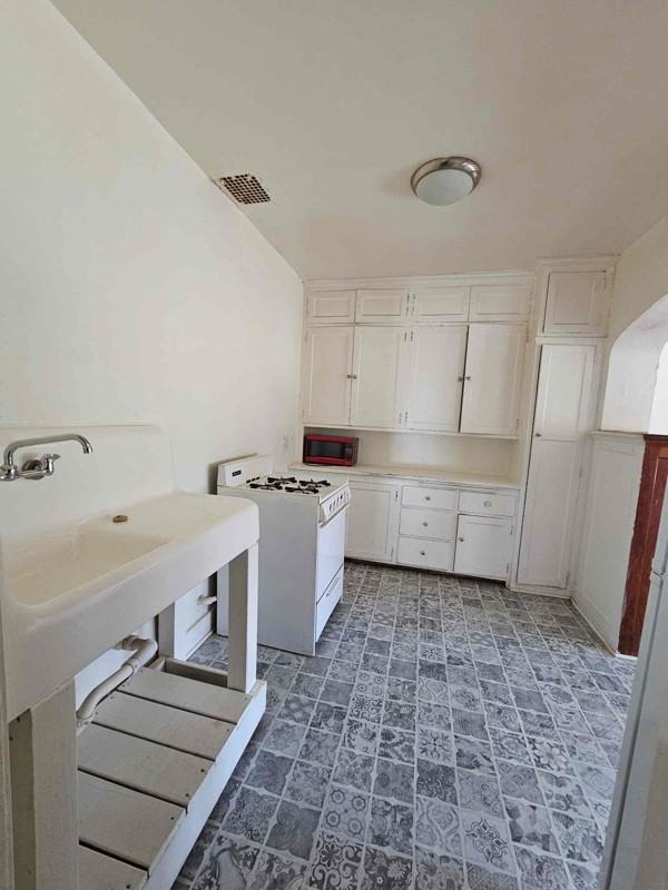 511 W Elizabeth St #A - Photo 6 of 11