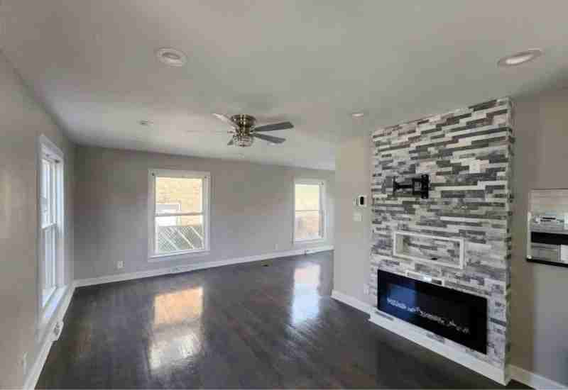 7611 Kinsley Pl Munster In - Photo 4 of 6