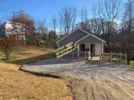 featured image of 245 Thompson St